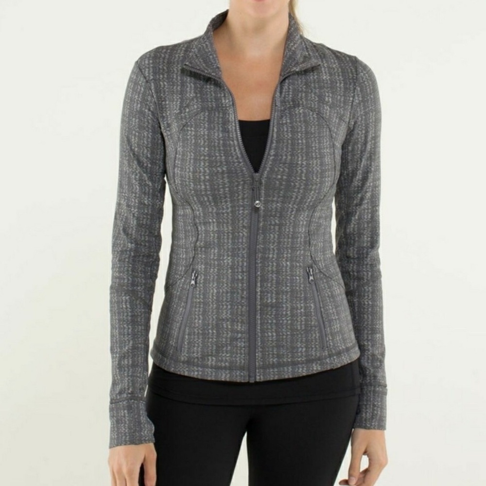 Lululemon grey jacket perfect condition.